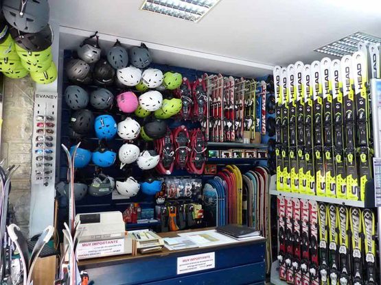 Ángelsport Alquiler de Esquís y Venta de Material Deportivo artículos de la tienda 2